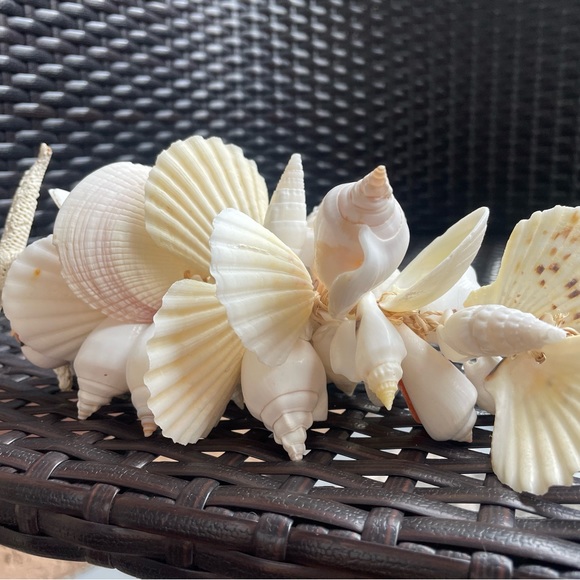 Seashell garland - Picture 3 of 3